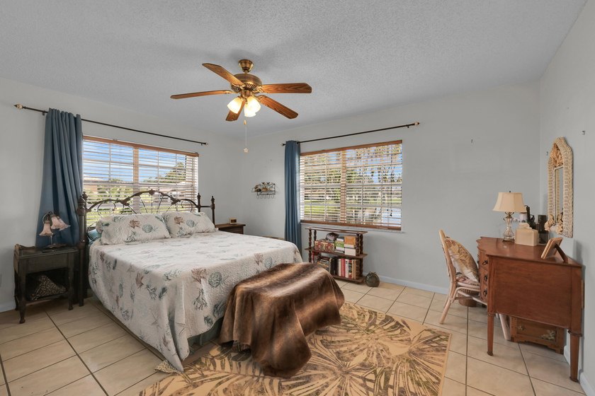 Welcome to the sought-after 55+ community of Palm Grove in Fort - photo 11