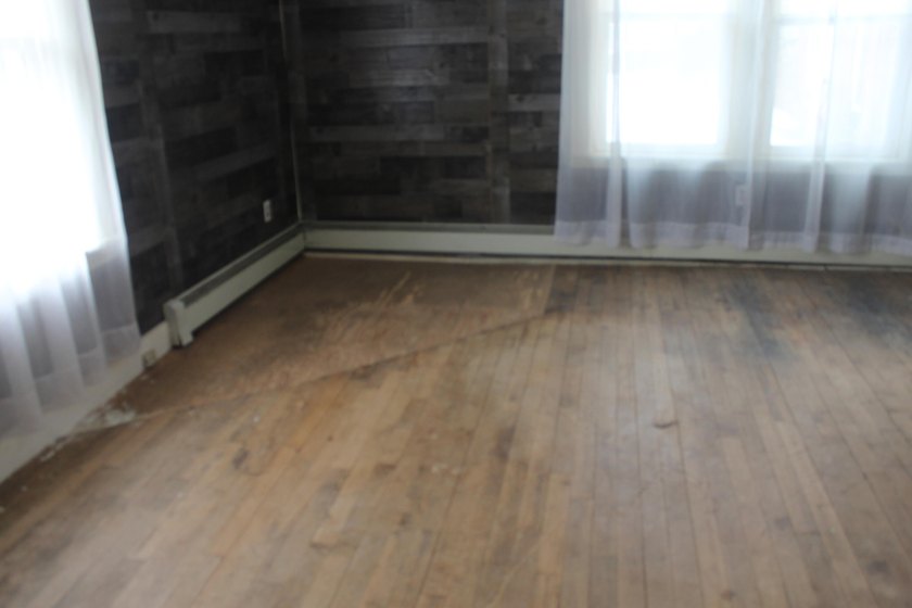 Great property , sound bones, lots of new windows, 10 room house - photo 16