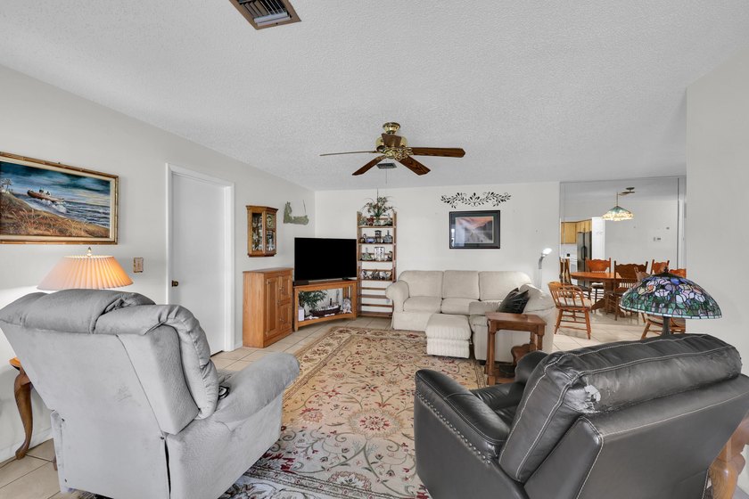 Welcome to the sought-after 55+ community of Palm Grove in Fort - photo 16
