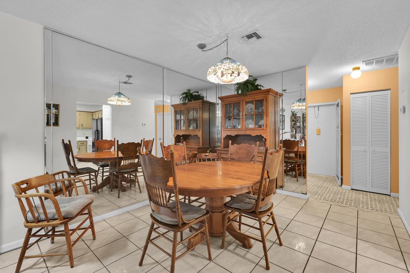 Welcome to the sought-after 55+ community of Palm Grove in Fort - photo 18