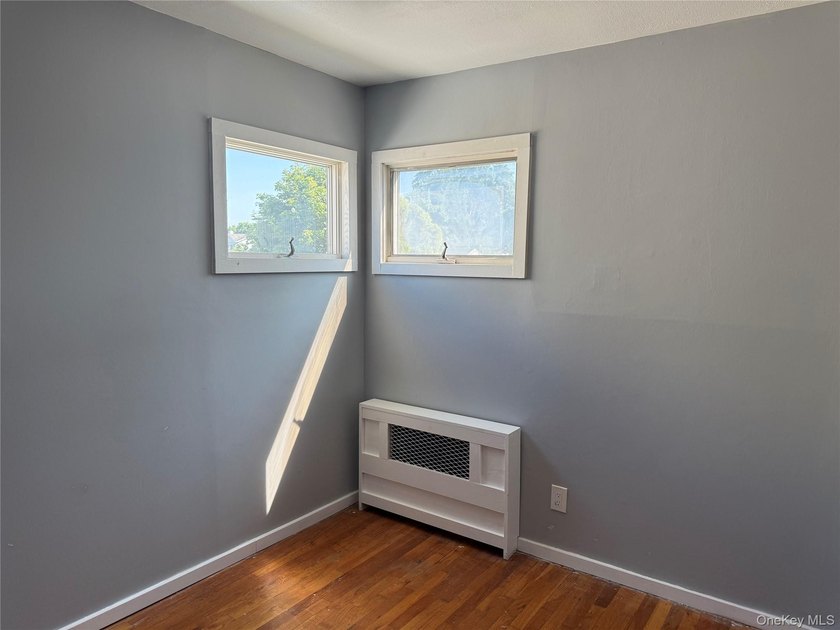 Beautiful Updated Split-Level Home on a Prime Corner Lot Welcome - photo 9