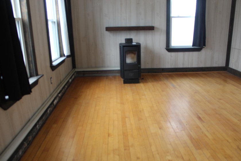 Great property , sound bones, lots of new windows, 10 room house - photo 21