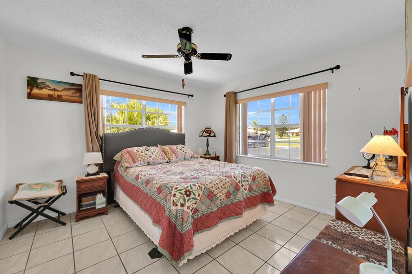Welcome to the sought-after 55+ community of Palm Grove in Fort - photo 22