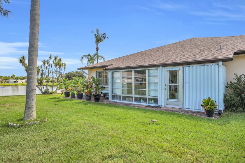 Welcome to the sought-after 55+ community of Palm Grove in Fort - photo 30