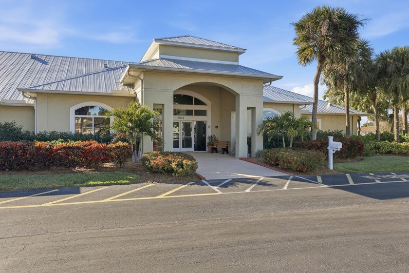 Welcome to the sought-after 55+ community of Palm Grove in Fort - photo 31