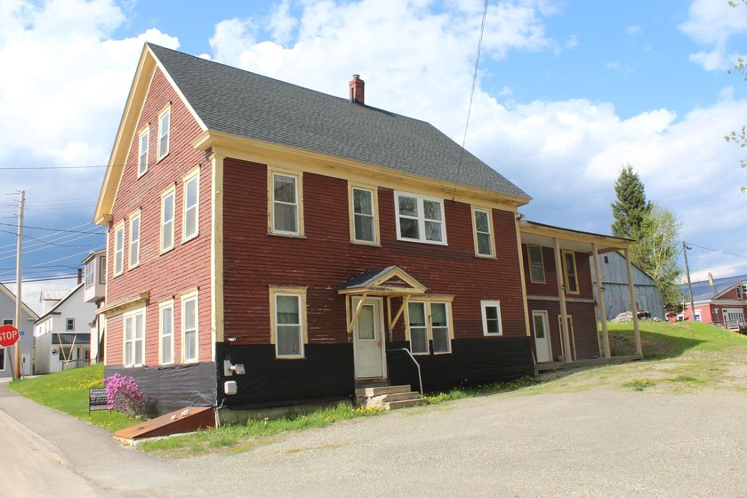 Great property , sound bones, lots of new windows, 10 room house - photo 33