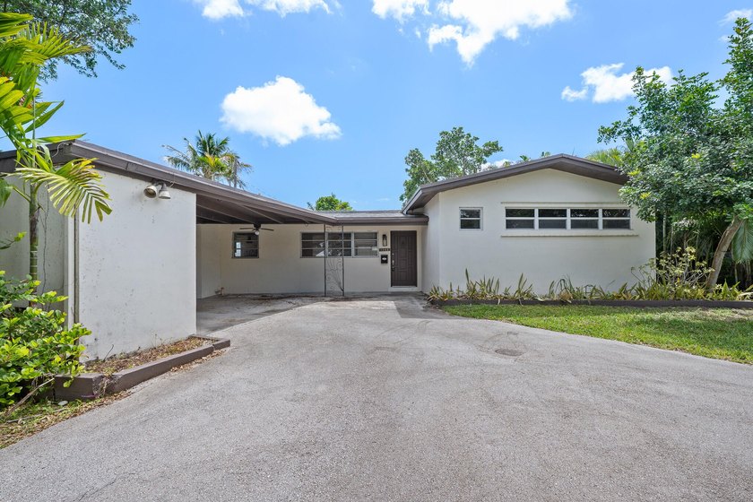 This 3-bedroom, 2-bath home offers the charm of classic design - photo 2