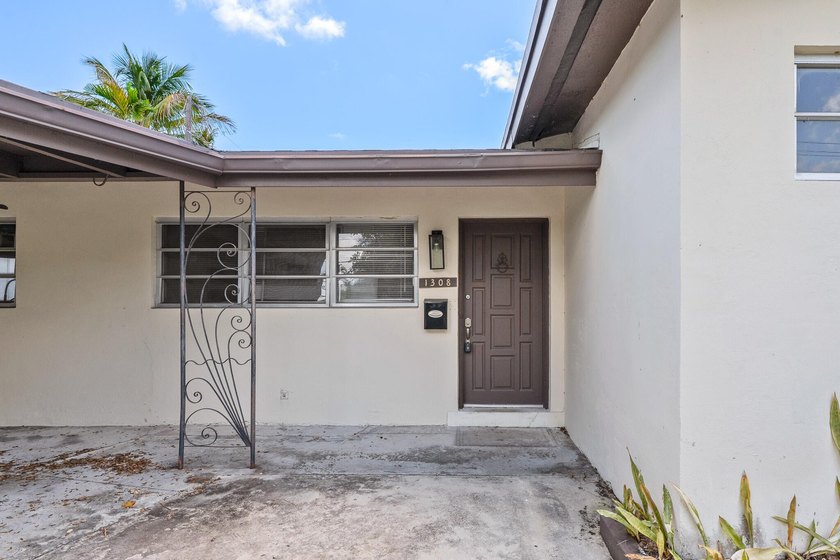 This 3-bedroom, 2-bath home offers the charm of classic design - photo 5