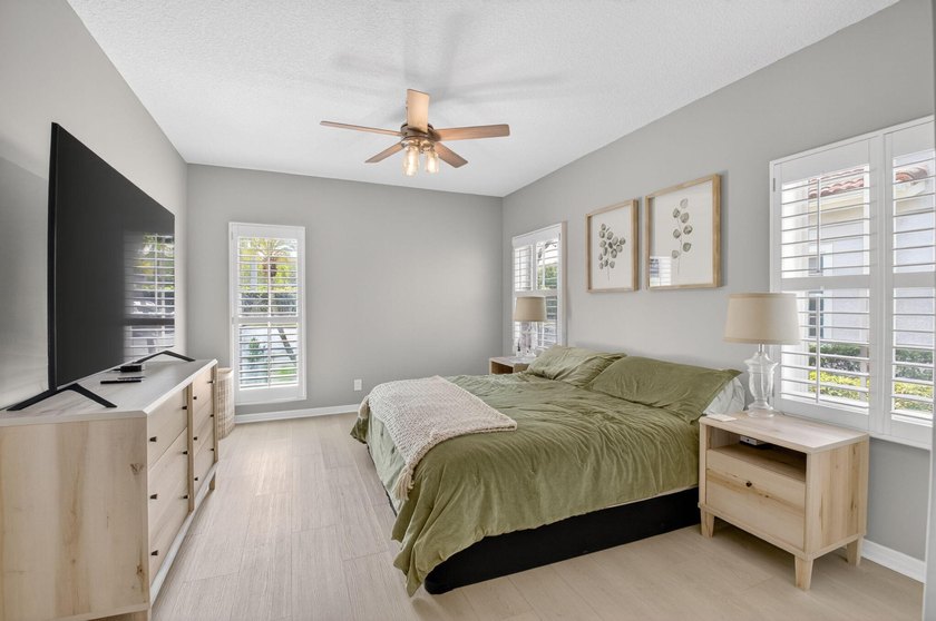 Modern, clean, and filled with natural light-this 3-bedroom, 2 - photo 8