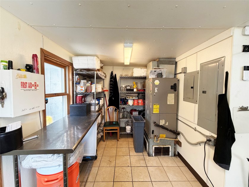 2,600 finished square feet, excellent visibility, and easy - photo 13