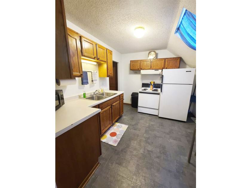 2,600 finished square feet, excellent visibility, and easy - photo 17