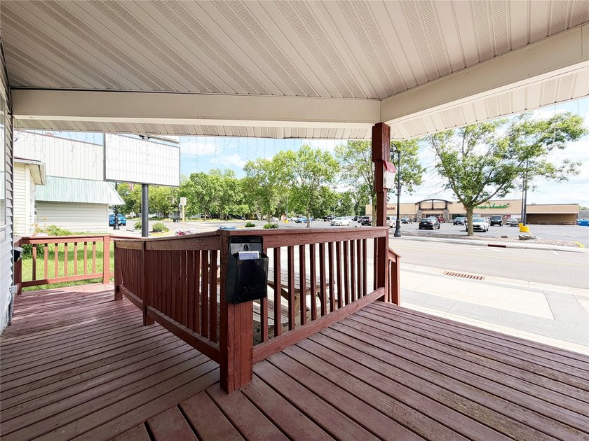 2,600 finished square feet, excellent visibility, and easy - photo 23