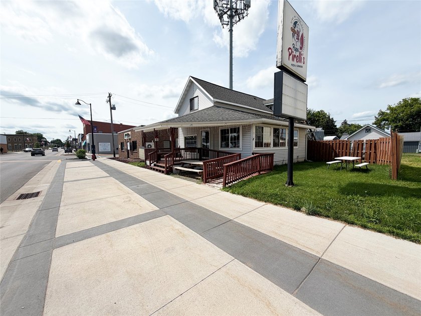 2,600 finished square feet, excellent visibility, and easy - photo 26