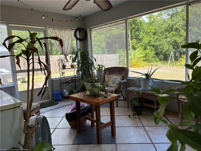 ADORABLE 3/4 BEDROOM 2 BATH HOME IN PEACEFUL LEISURE LAKES! - photo 9