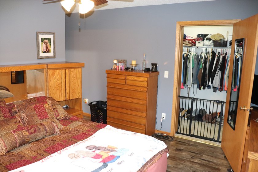 Check out this Fabulous 4 Bedroom 3 Full Bath Home on the edge - photo 20