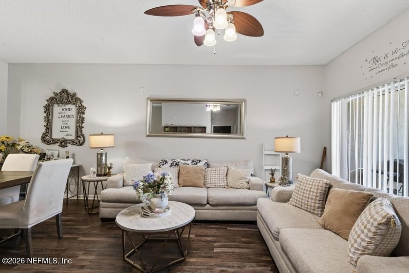 Beautifully updated 3-bedroom, 3-bath home offering 1,779 sq. ft - photo 22