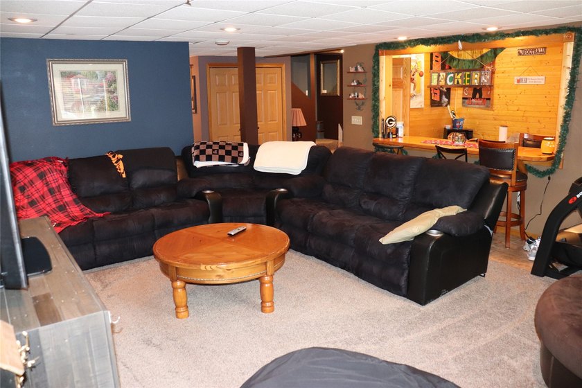 Check out this Fabulous 4 Bedroom 3 Full Bath Home on the edge - photo 24