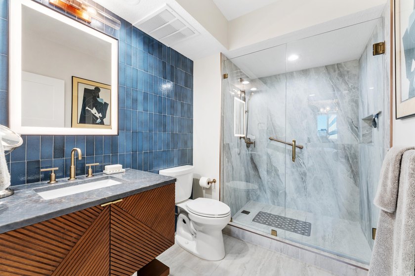Fully renovated 11th-floor 2BR/2BA condo with stunning southeast - photo 27