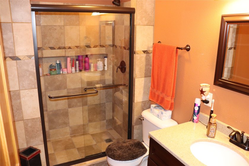 Check out this Fabulous 4 Bedroom 3 Full Bath Home on the edge - photo 34