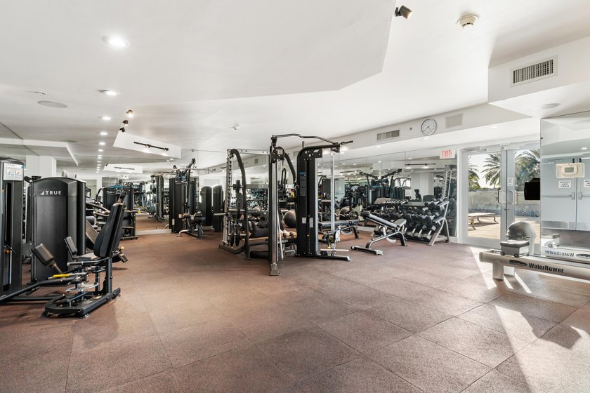 Fully renovated 11th-floor 2BR/2BA condo with stunning southeast - photo 42