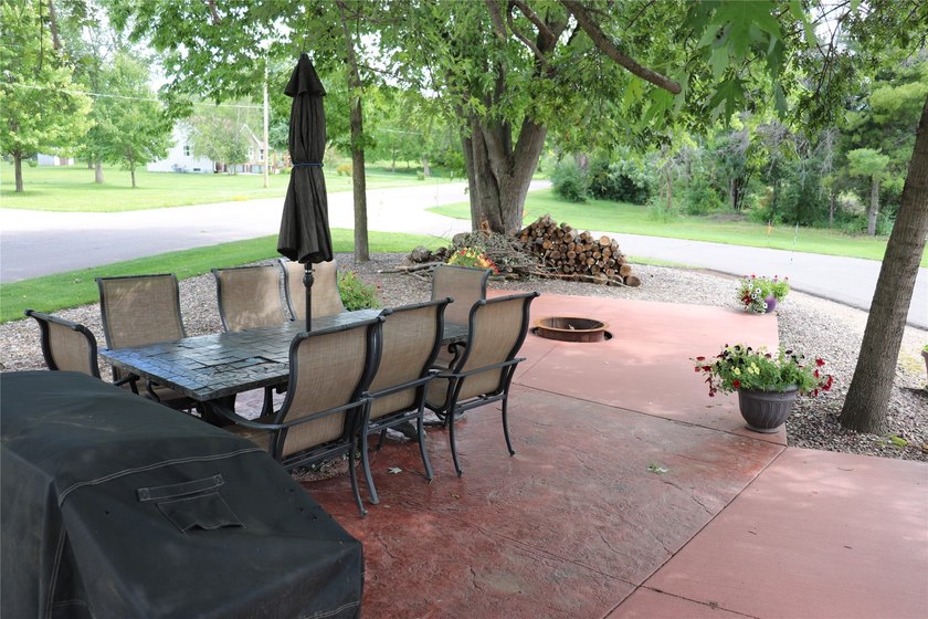 Check out this Fabulous 4 Bedroom 3 Full Bath Home on the edge - photo 44