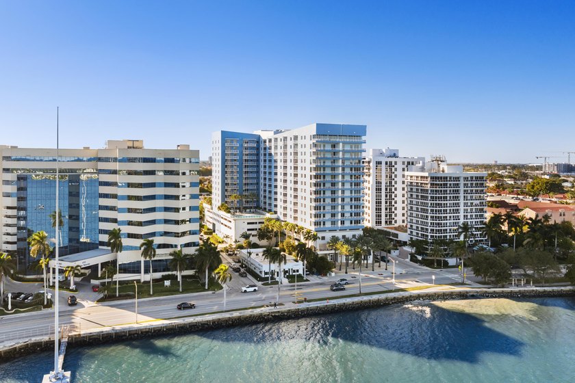 Fully renovated 11th-floor 2BR/2BA condo with stunning southeast - photo 48