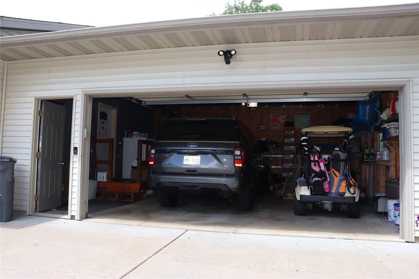 Check out this Fabulous 4 Bedroom 3 Full Bath Home on the edge - photo 49