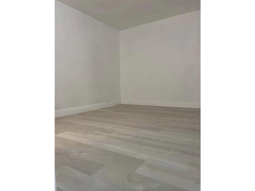 New renovated, bright, open and airy 3BED/1BATH home. Home - photo 5