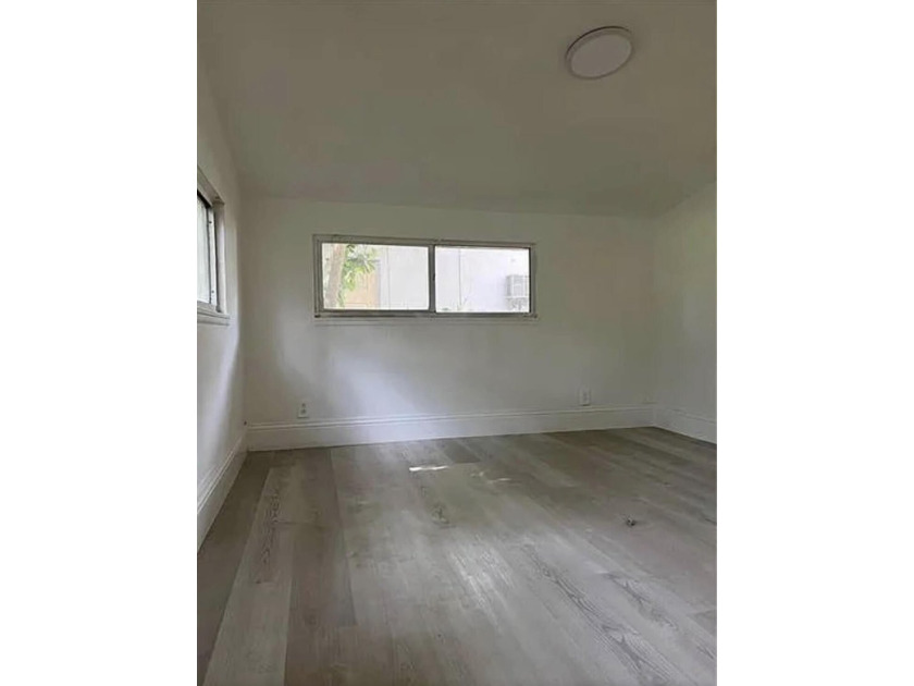 New renovated, bright, open and airy 3BED/1BATH home. Home - photo 8