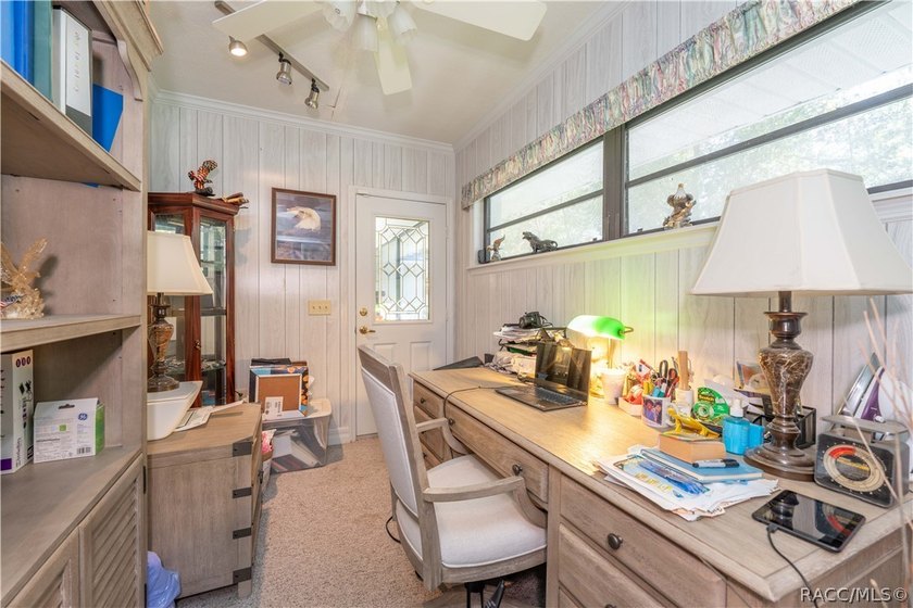 Spacious and full of character, this 2,600 sq. ft. mid-century - photo 20