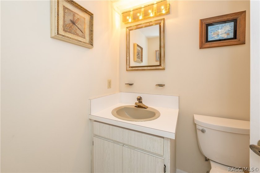 Spacious and full of character, this 2,600 sq. ft. mid-century - photo 25