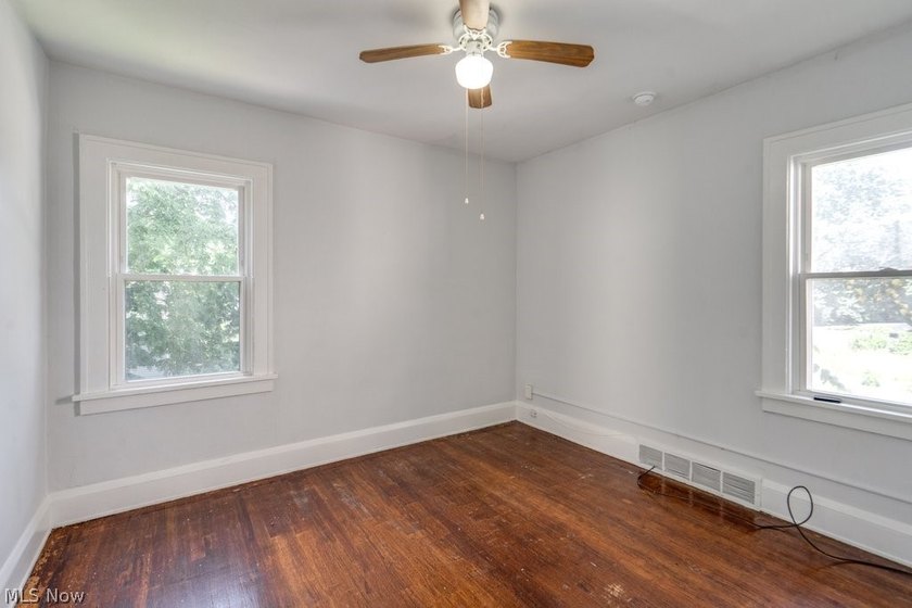 This maintained triplex is conveniently located just minutes - photo 4