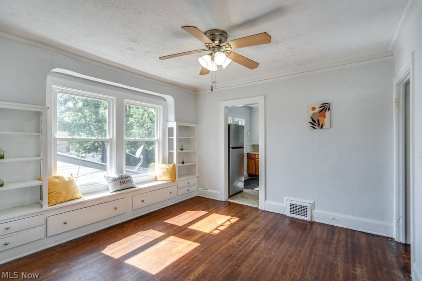 This maintained triplex is conveniently located just minutes - photo 8