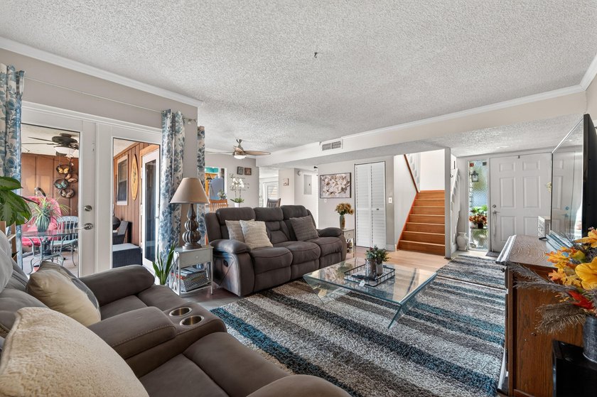 Spacious 2 story townhome with over 1,430 sq/ft. Open floor plan - photo 6