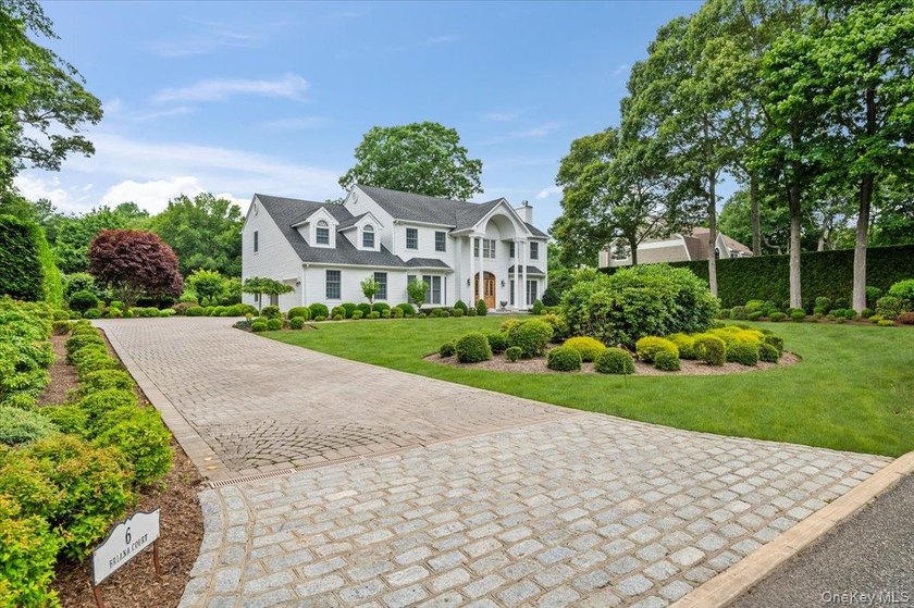 Welcome home to 6 Briana Court, a beautifully maintained - photo 3