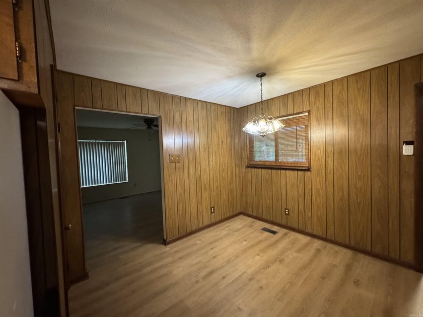 Great 1 owner home that has been well maintained over the years - photo 8
