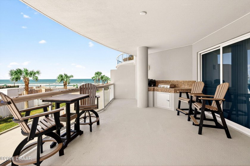 THIS LEADING LUXURY COASTAL CONDOMINIUM ESTATE UNVEILS A DREAM - photo 10