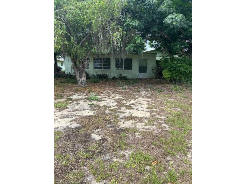 Moblie home across from Red Water Lake. 1 bedroom 1 bath with a - photo 2
