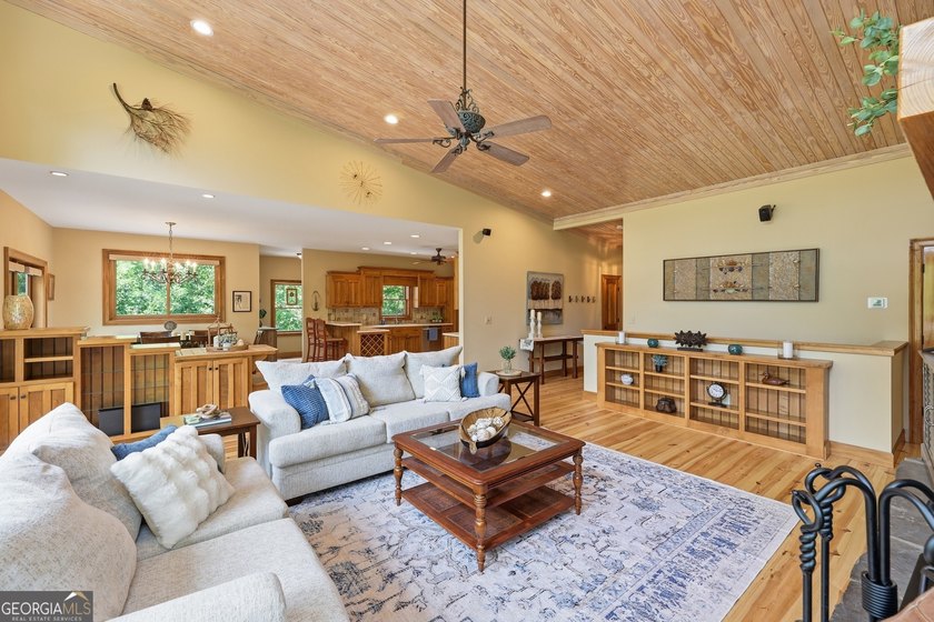 Discover this exceptional gated mountain estate offering - photo 29