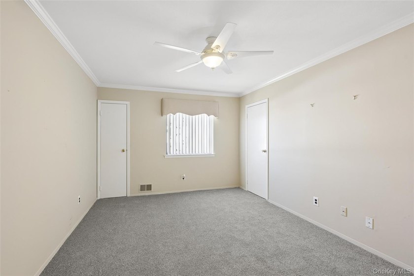 UPPER CHESHIRE UNIT. OPEN FLOOR PLAN. EAT-IN KITCHEN - photo 22