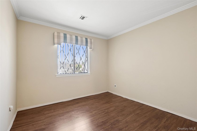 UPPER CHESHIRE UNIT. OPEN FLOOR PLAN. EAT-IN KITCHEN - photo 24
