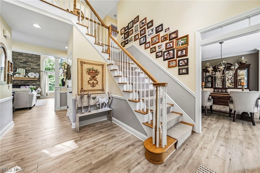 This remarkable estate offers the perfect blend of luxury - photo 3