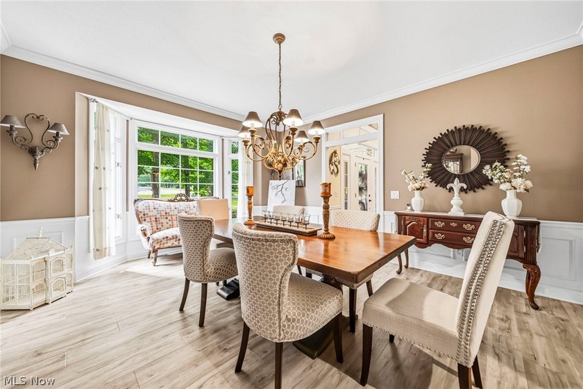 This remarkable estate offers the perfect blend of luxury - photo 5