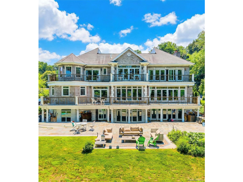 Experience refined luxury in this extraordinary custom lakefront - photo 4