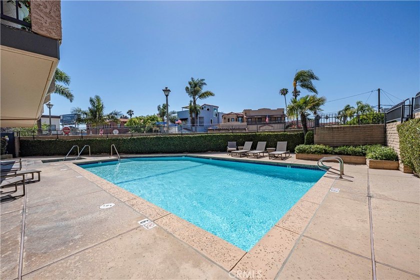 Unforgettable views define this beautiful 2 bedroom, 2 bathroom - photo 26
