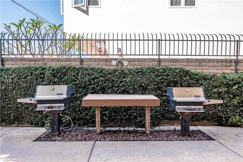 Unforgettable views define this beautiful 2 bedroom, 2 bathroom - photo 28