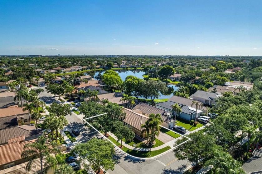 Welcome to this charming residence in the highly desirable gated - photo 7