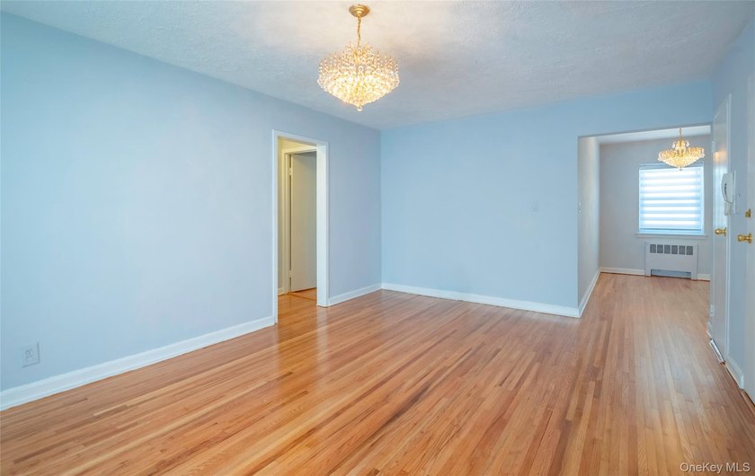 Newly renovated- move-in ready one-bedroom. Facing a garden view - photo 10