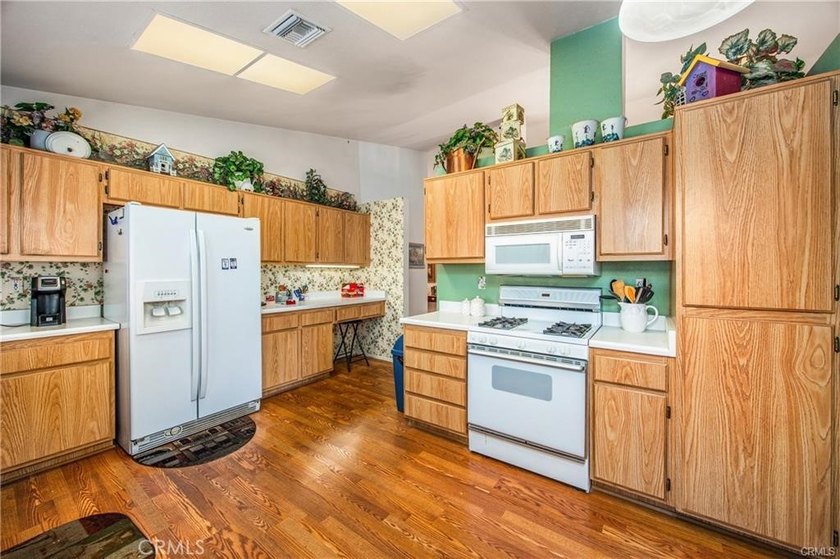 CLEAN READY TO MOVE IN HOME IN HIGHLAND SPRINGS COUNTRY CLUB. A - photo 5