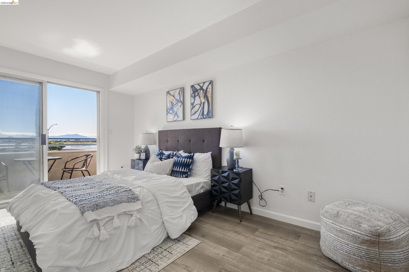 Welcome home to this beautifully updated 2-bedroom, 2-bath - photo 19